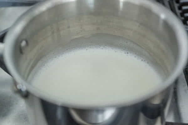 تشکیل حباب روی شیر