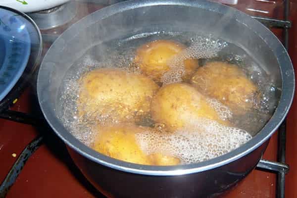 boilingpotatoes.jpg