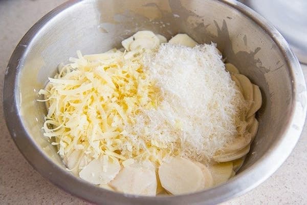 افزودن پنیر