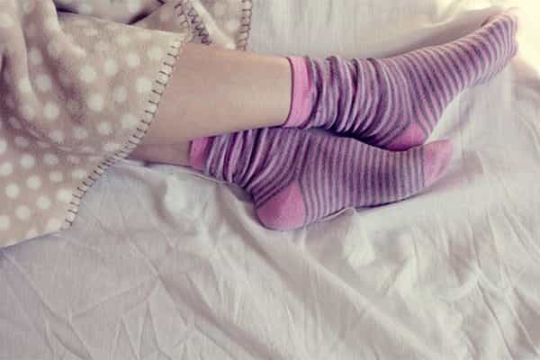خوابیدن با جوراب