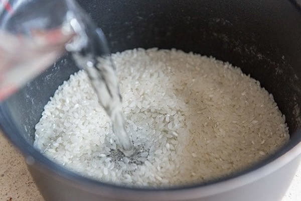 شستن برنج
